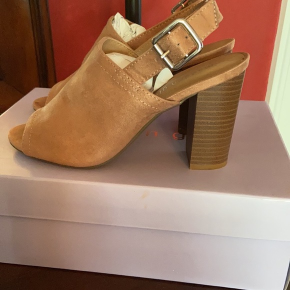 Madden Girl women’s open toe sling back with chunky heel - Picture 2 of 6